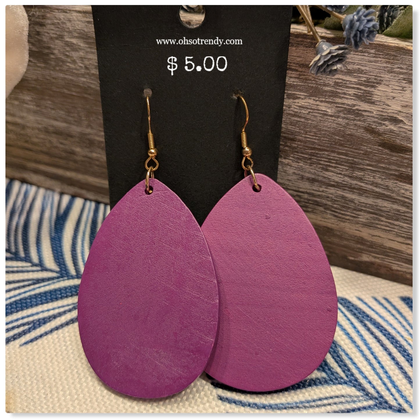 DROP EARRINGS