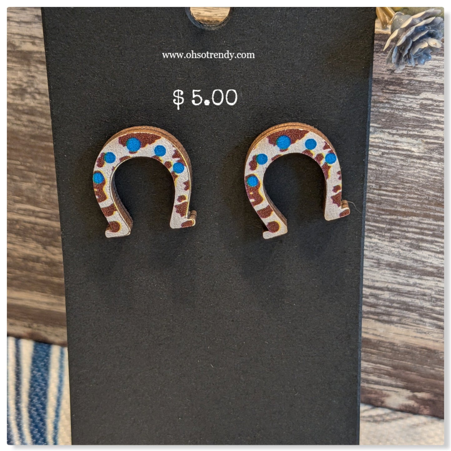 HORSESHOE EARRINGS