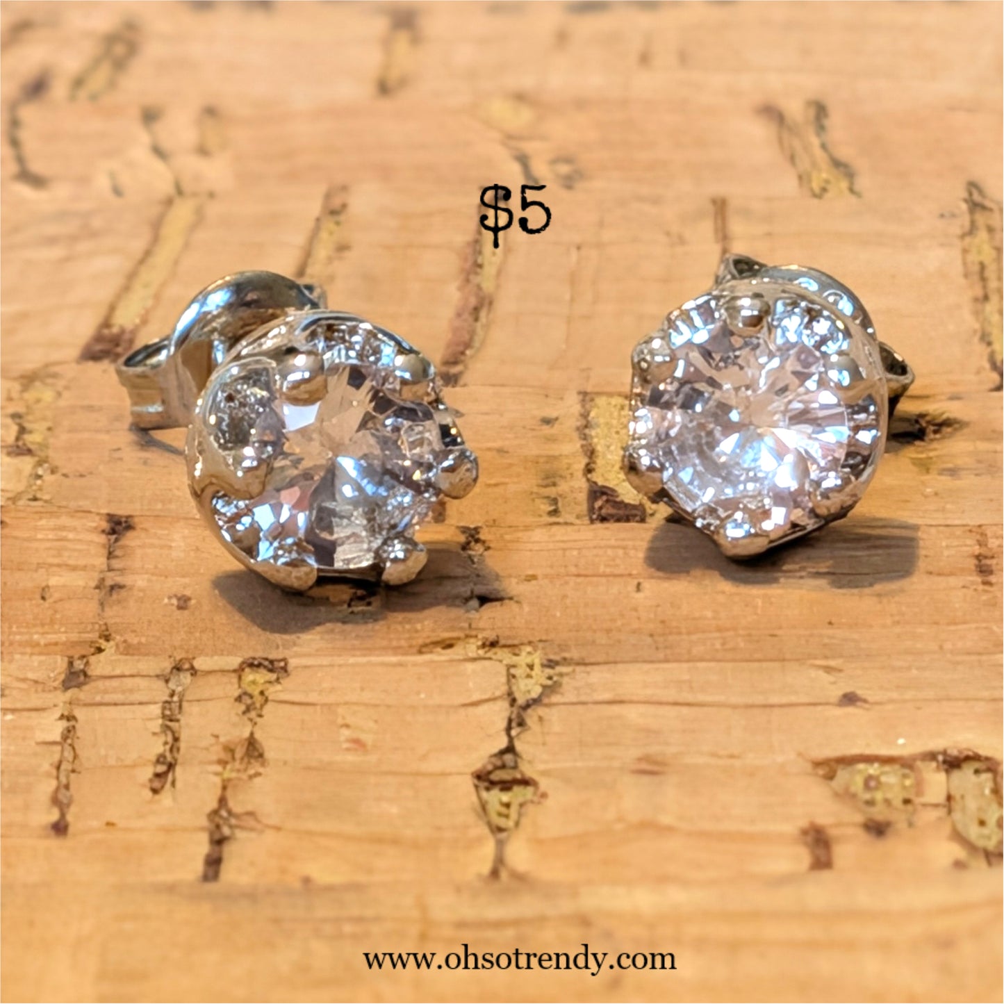 STUD EARRINGS