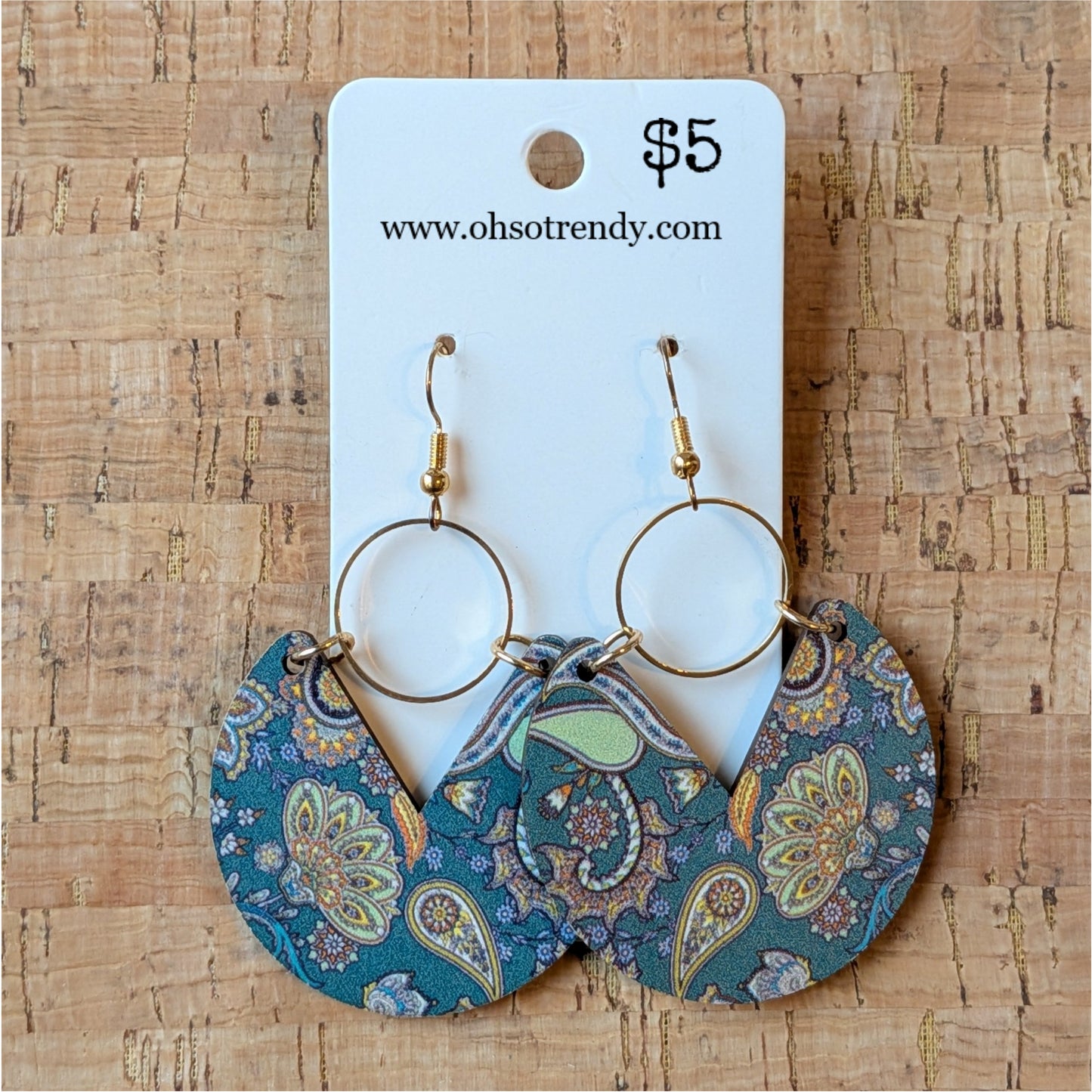 DROP EARRINGS