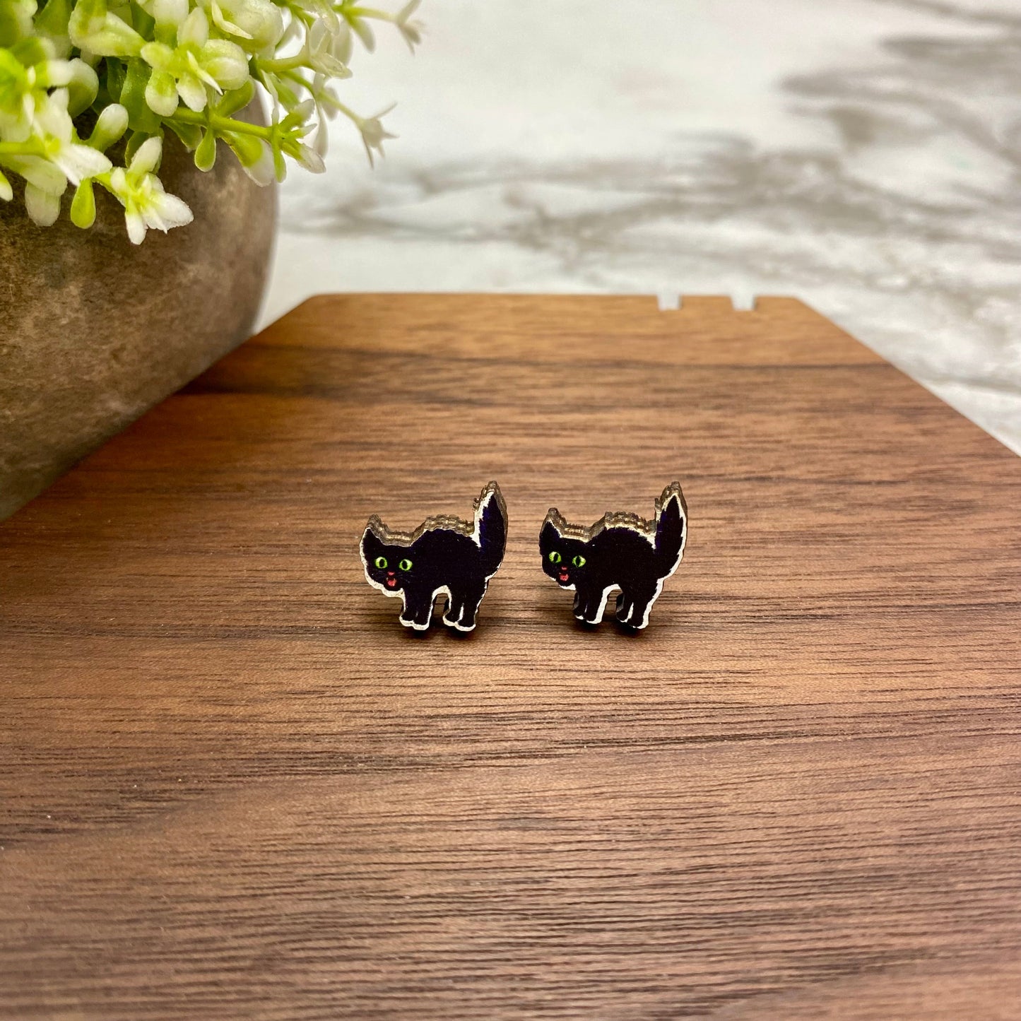 Wooden Stud Earrings - Halloween - Scared Cat