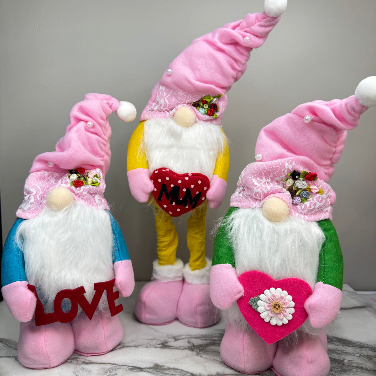 Telescopic Standing Gnome Decor - Hearts #1