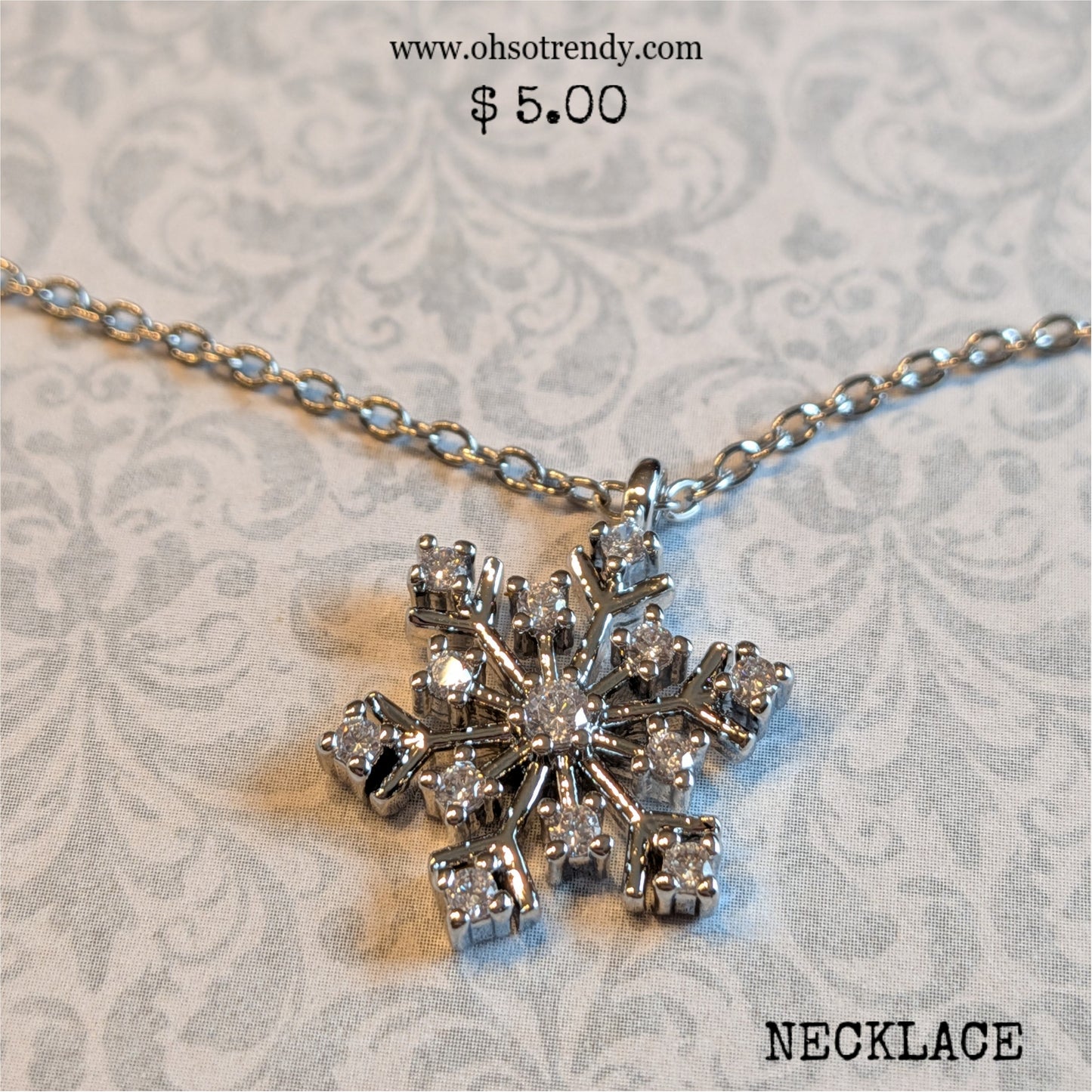 SNOWFLAKE NECKLACE