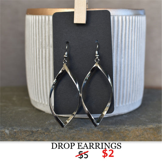 DROP EARRINGS