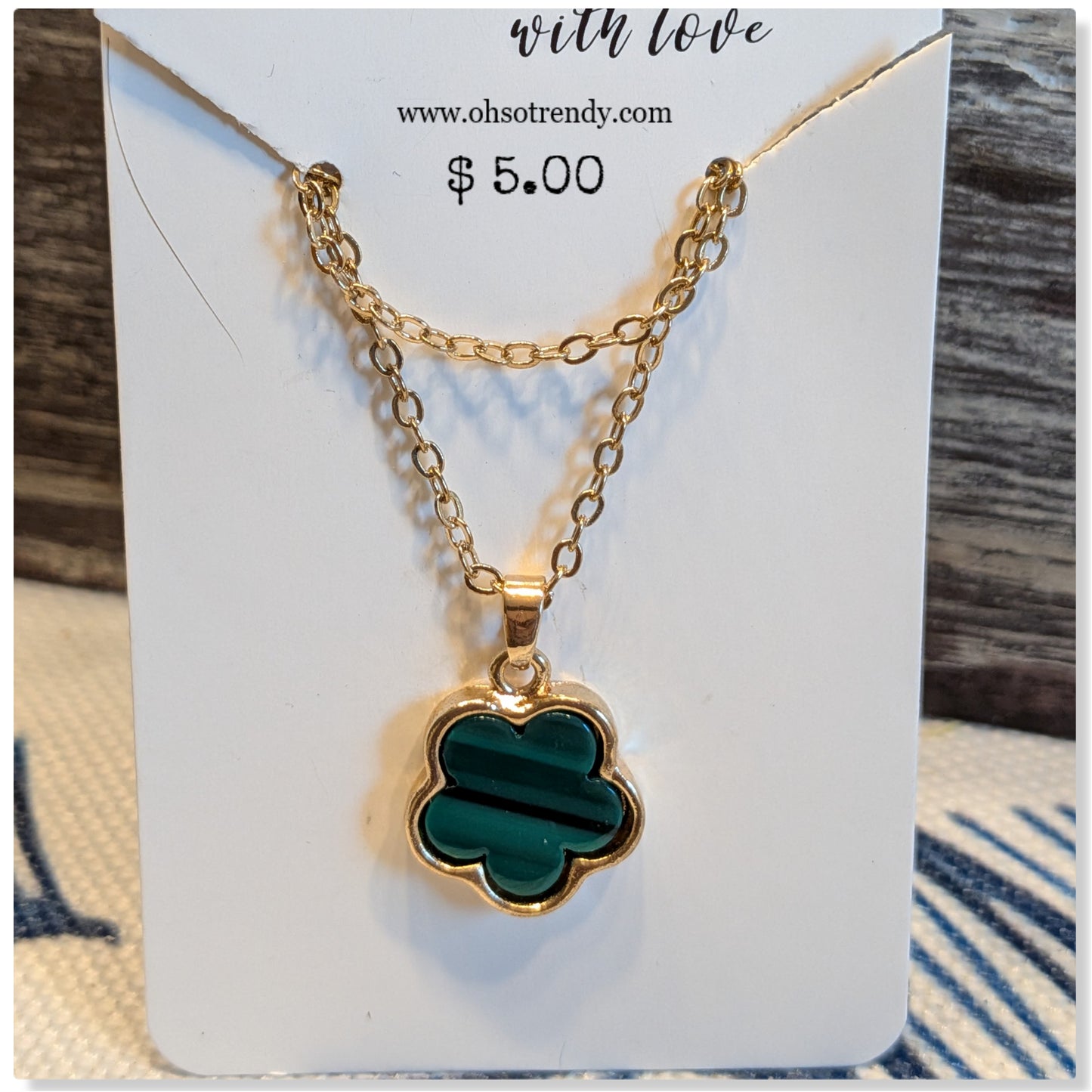 CLOVER NECKLACE