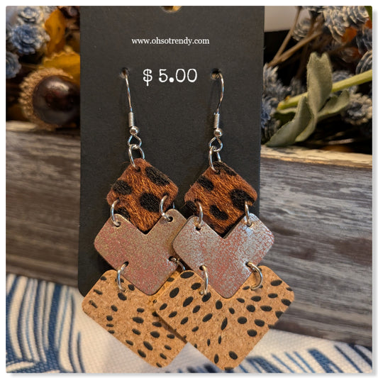 DROP EARRINGS