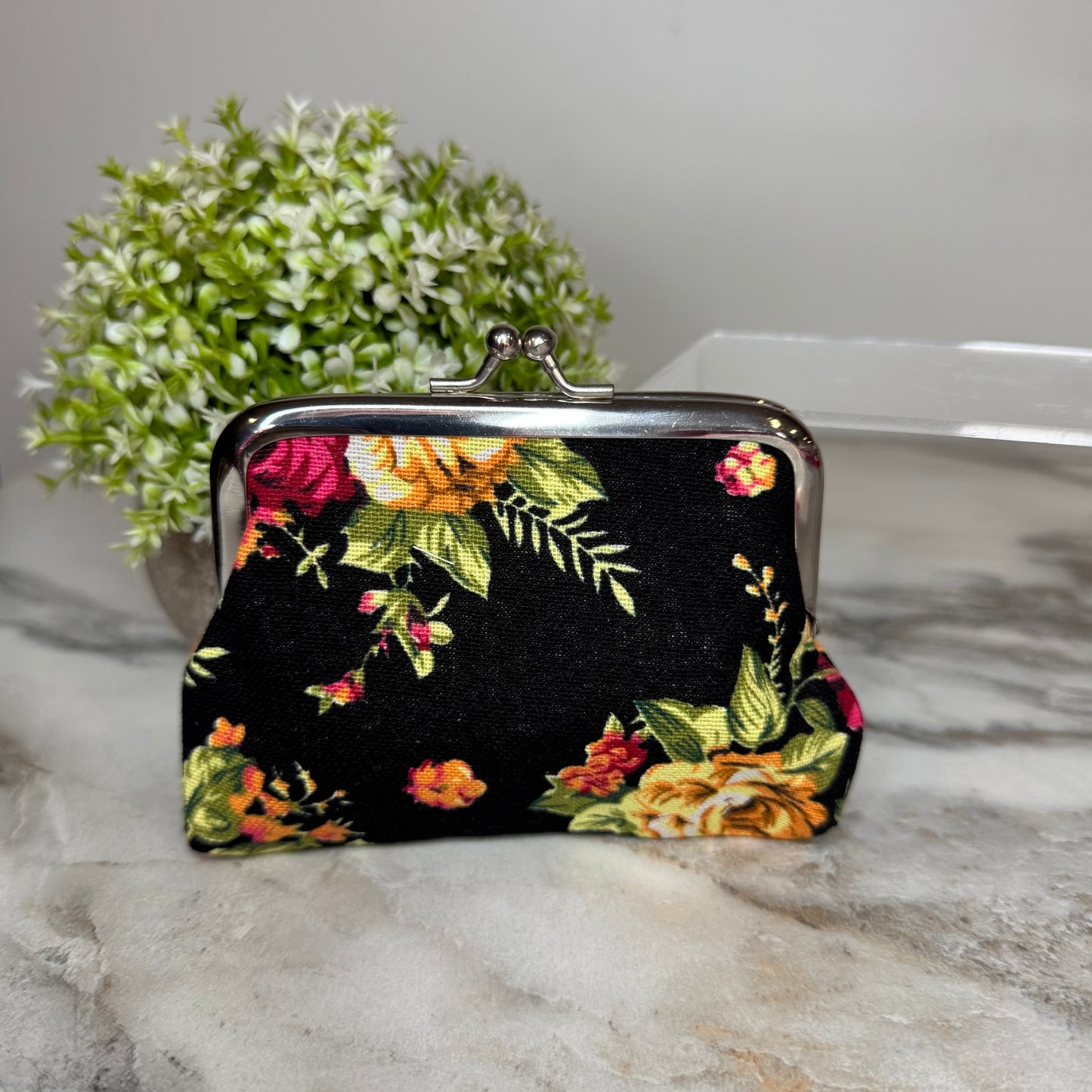 Clamshell Coin Purse Wallet (Medium) - Floral