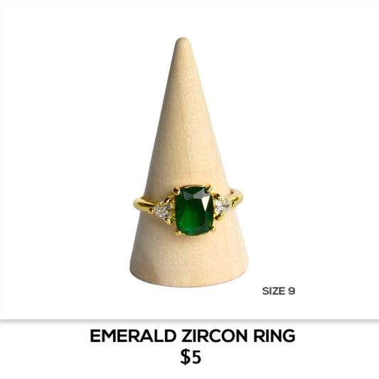EMERALD ZIRCON RING