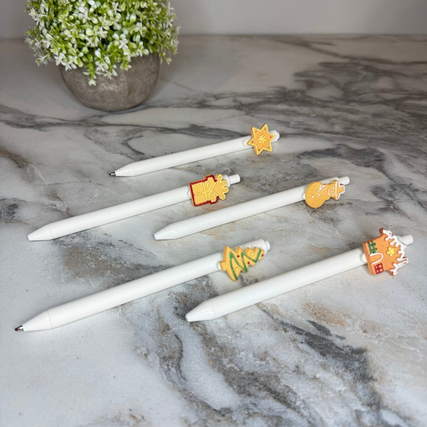 Pen - Christmas Cream Cookie Charm