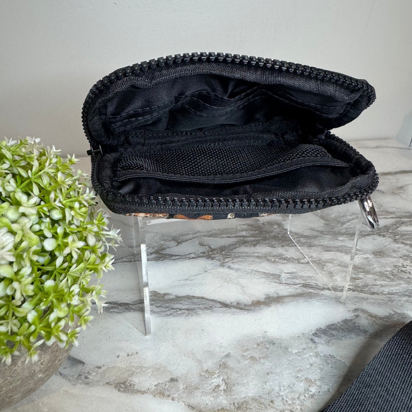 Rue - Nylon Wristlet Wallet - Animal Black Bow