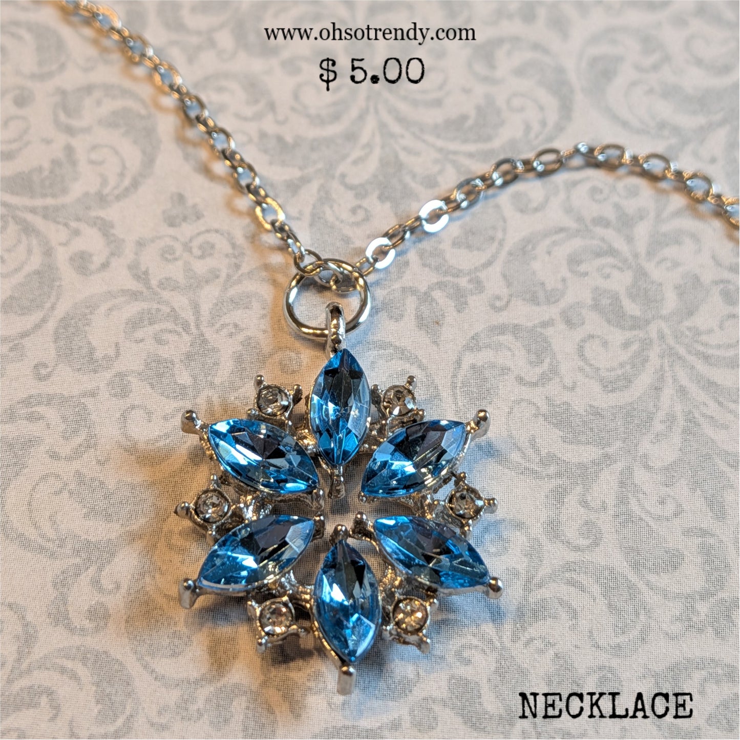 SNOWFLAKE NECKLACE