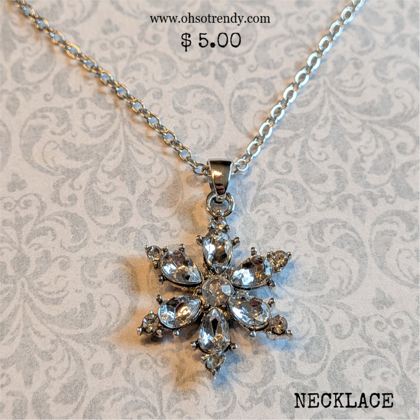 SNOWFLAKE NECKLACE