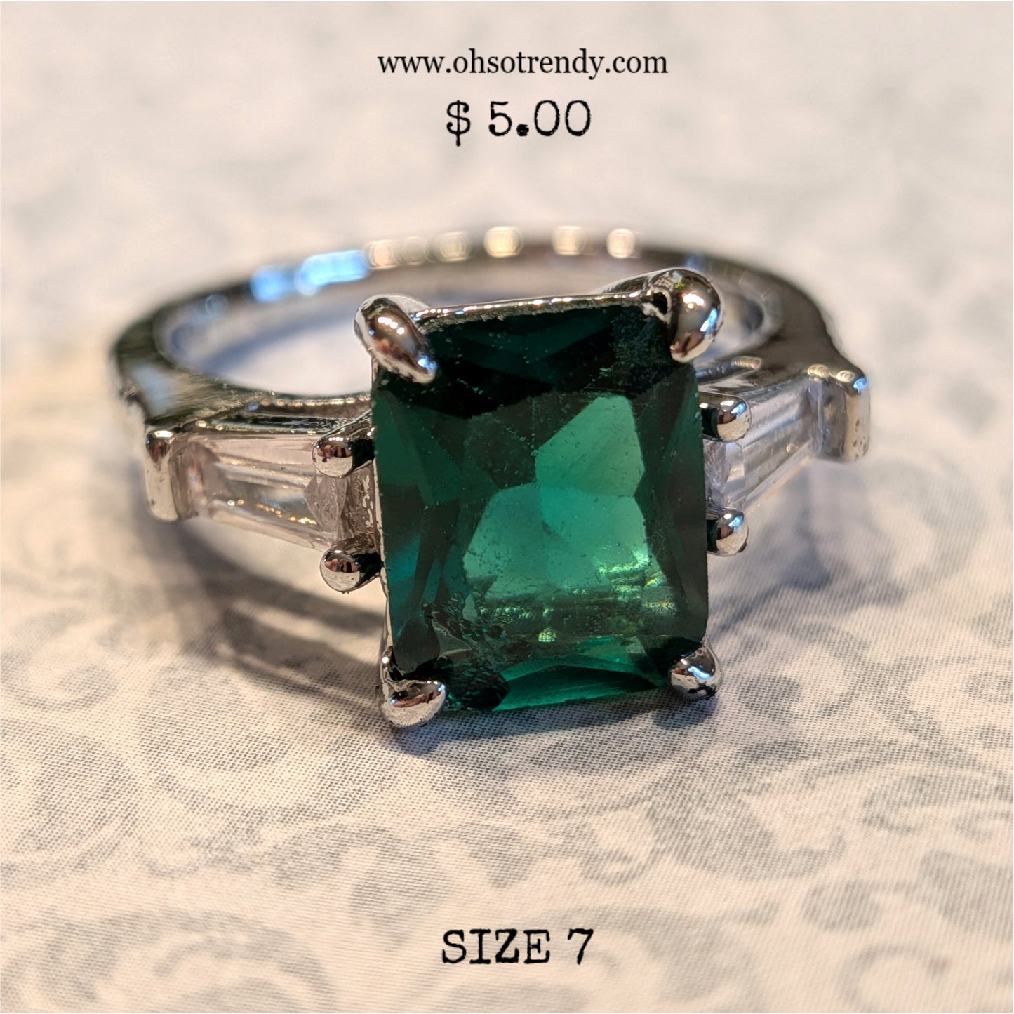 EMERALD RING