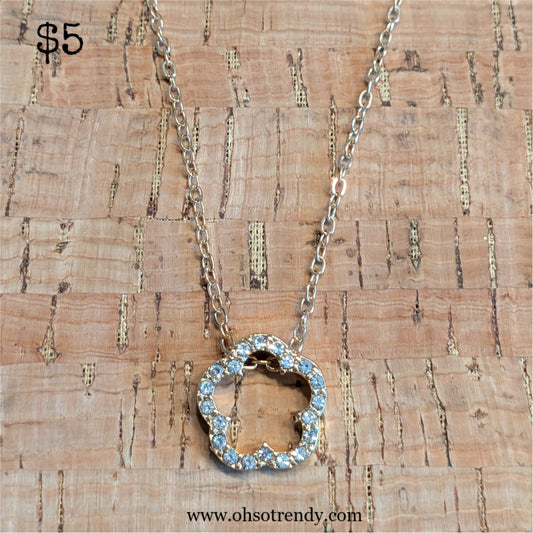CLOVER NECKLACE
