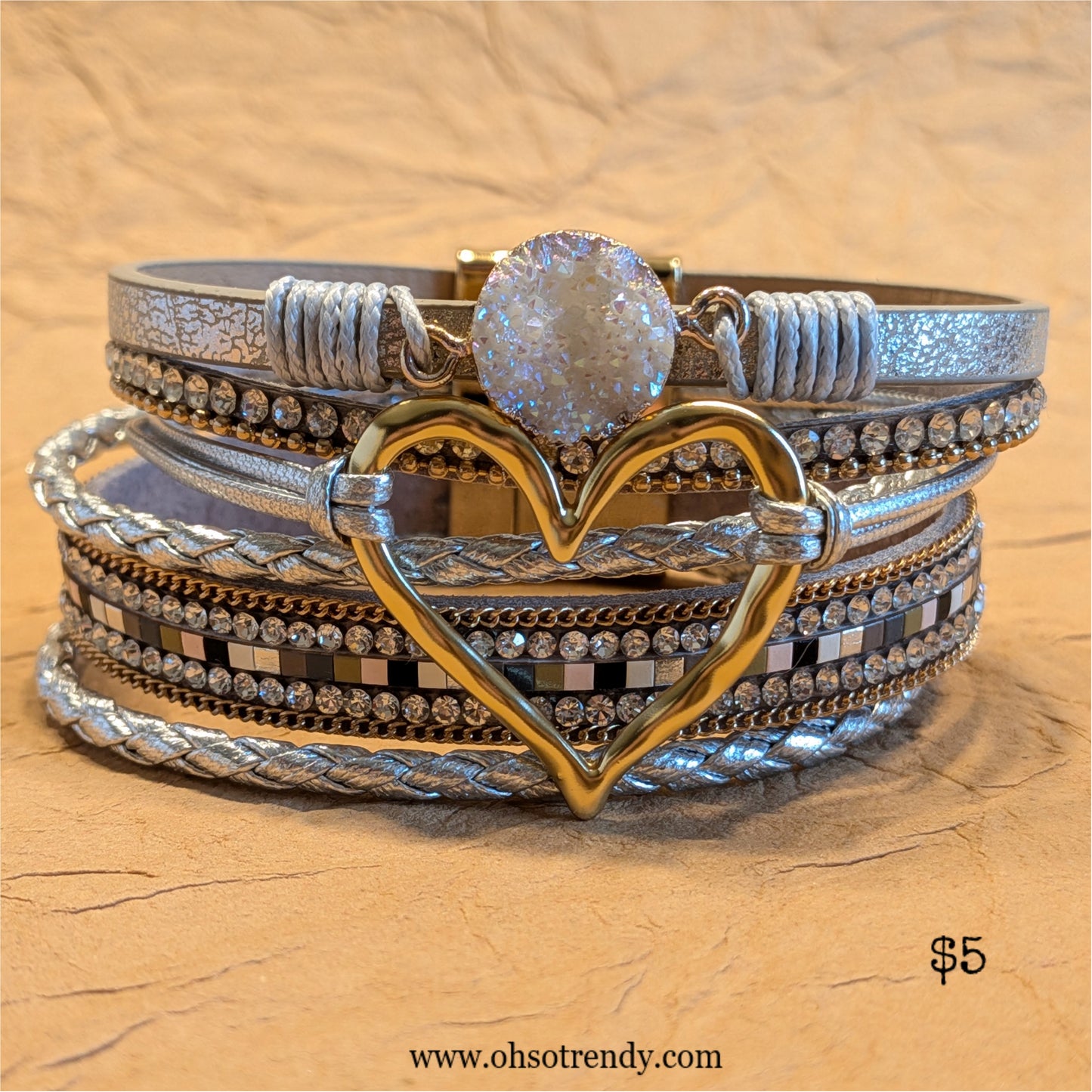 MAGNETIC CLOSURE HEART BRACELET