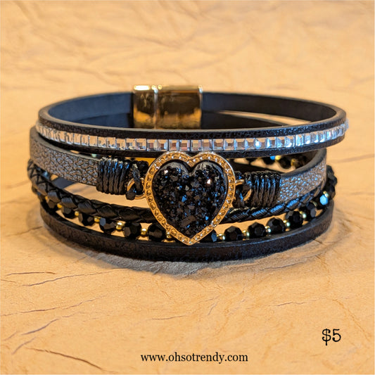MAGNETIC CLOSURE HEART BRACELET