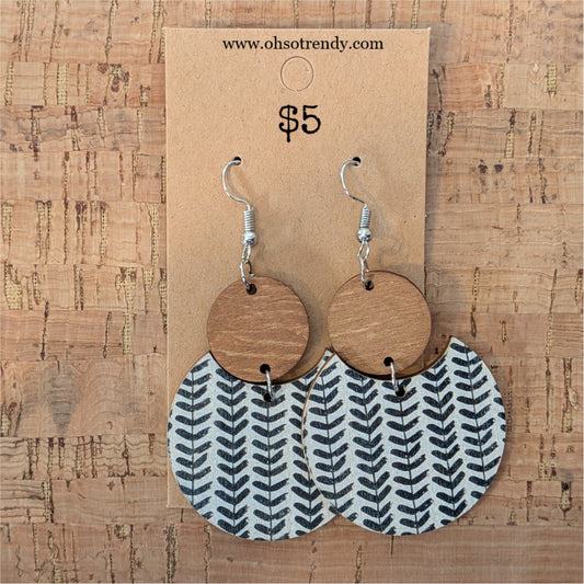 DROP EARRINGS