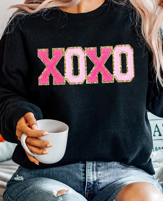 BLACK CHENILLE XOXO PULLOVER RTS